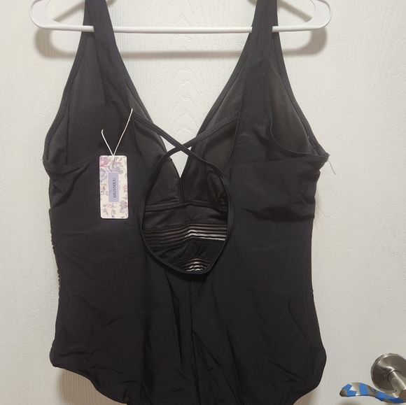 Husmeu black swimsuit 3x (really fits like xl) - Picture 3 of 3